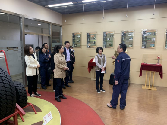 哈尔滨石油学院校长柴维斯率队赴江苏省南通市部分企业走访调研