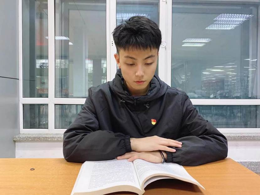 自动控制工程学院讲百年党史聆听红色故事2018级学生姜明伟